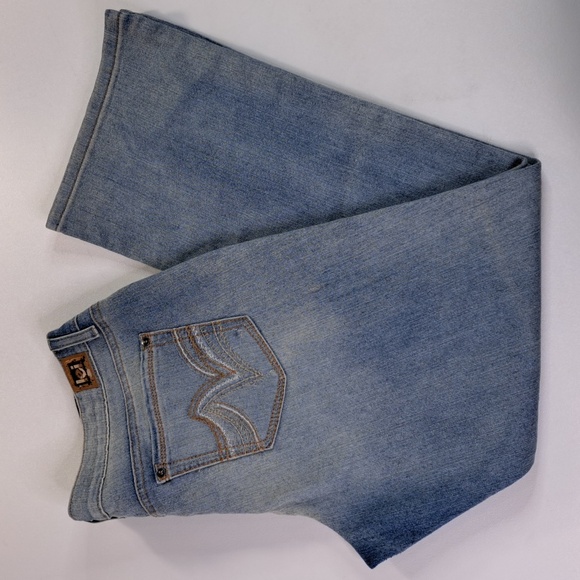 l.e.i. Ashley Low Rise Slim Boot Distressed Lite Blue Jeans Junior Size 17 Short - Picture 1 of 17